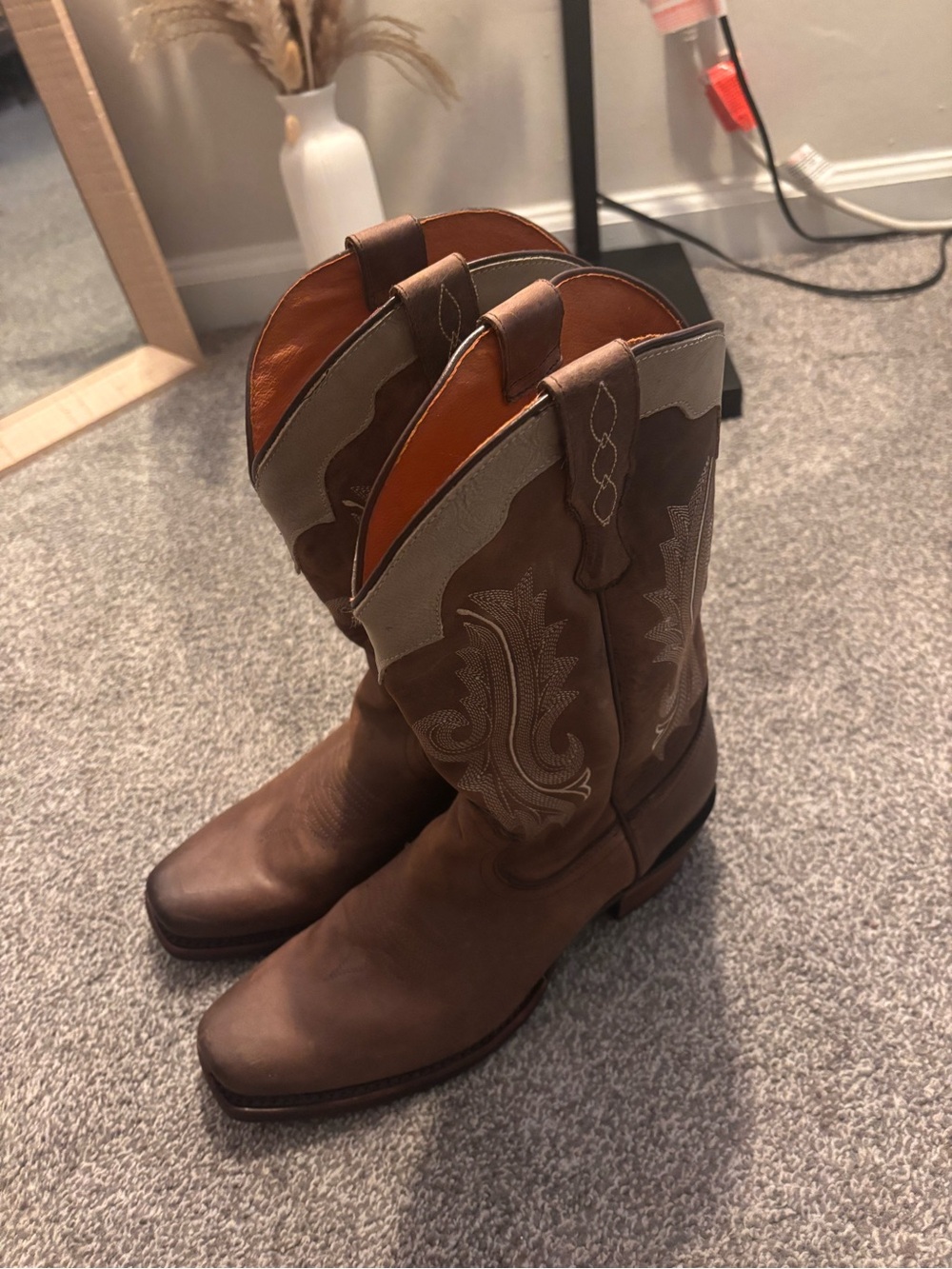 Classic Brown Leather Western Cowgirl Boots - women’s